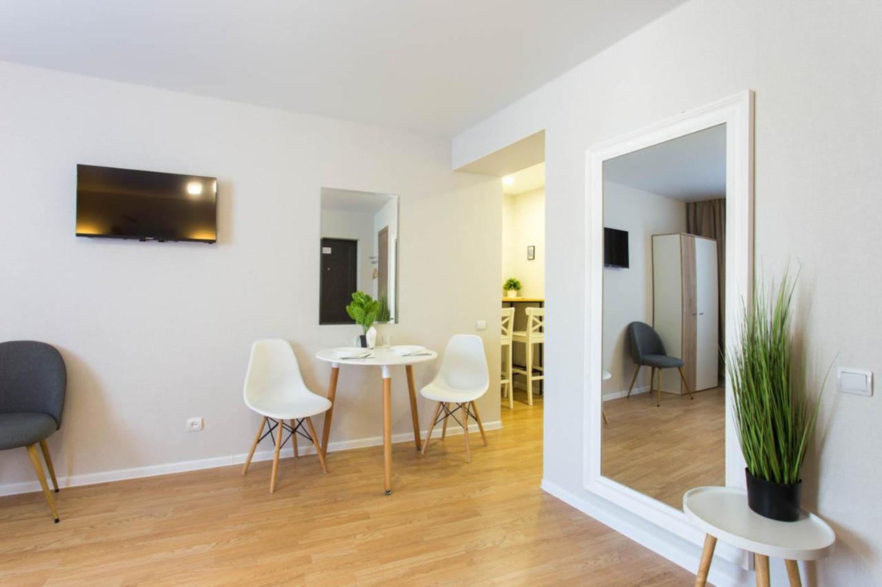 Apartment In The City Center - Gimnasiyna Naberezhna 24A-1 Kharkiv Exterior photo