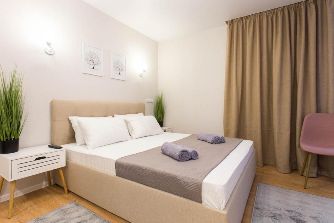 Apartment In The City Center - Gimnasiyna Naberezhna 24A-1 Kharkiv Exterior photo